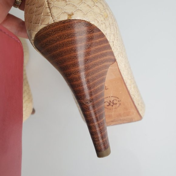 Johnston and Murphy Heels Size 7.5 - Picture 7 of 9